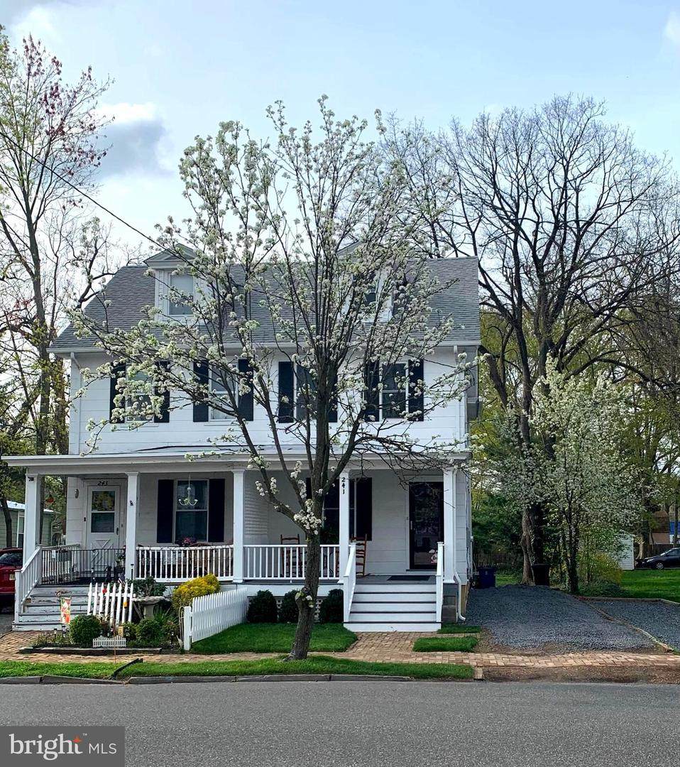 241 2ND Street - Photo 1
