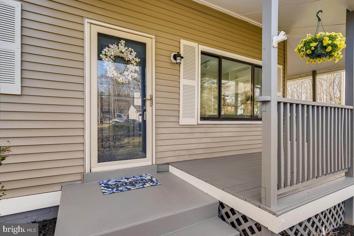 906 Waterview Drive - Photo 1