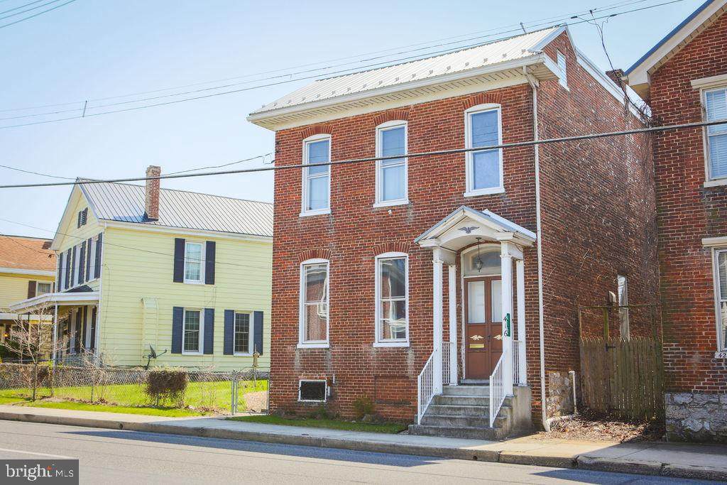 416 Lincoln Way - Photo 1