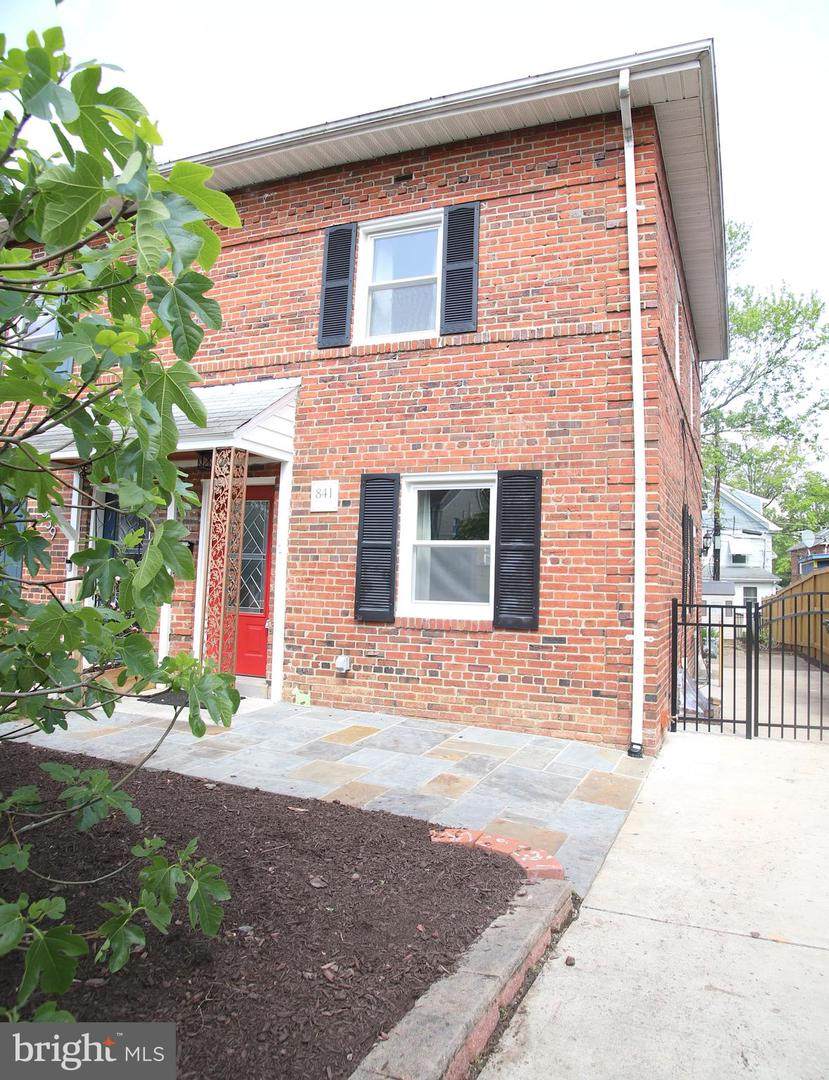 841 Ivy Street - Photo 1