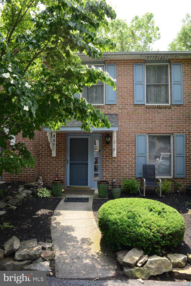 952 Innsbruck Drive - Photo 1