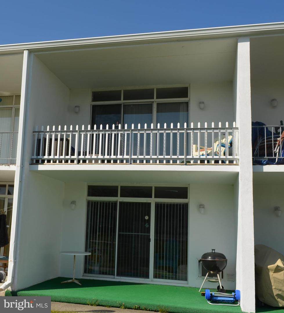 405 Robin Drive - Photo 1