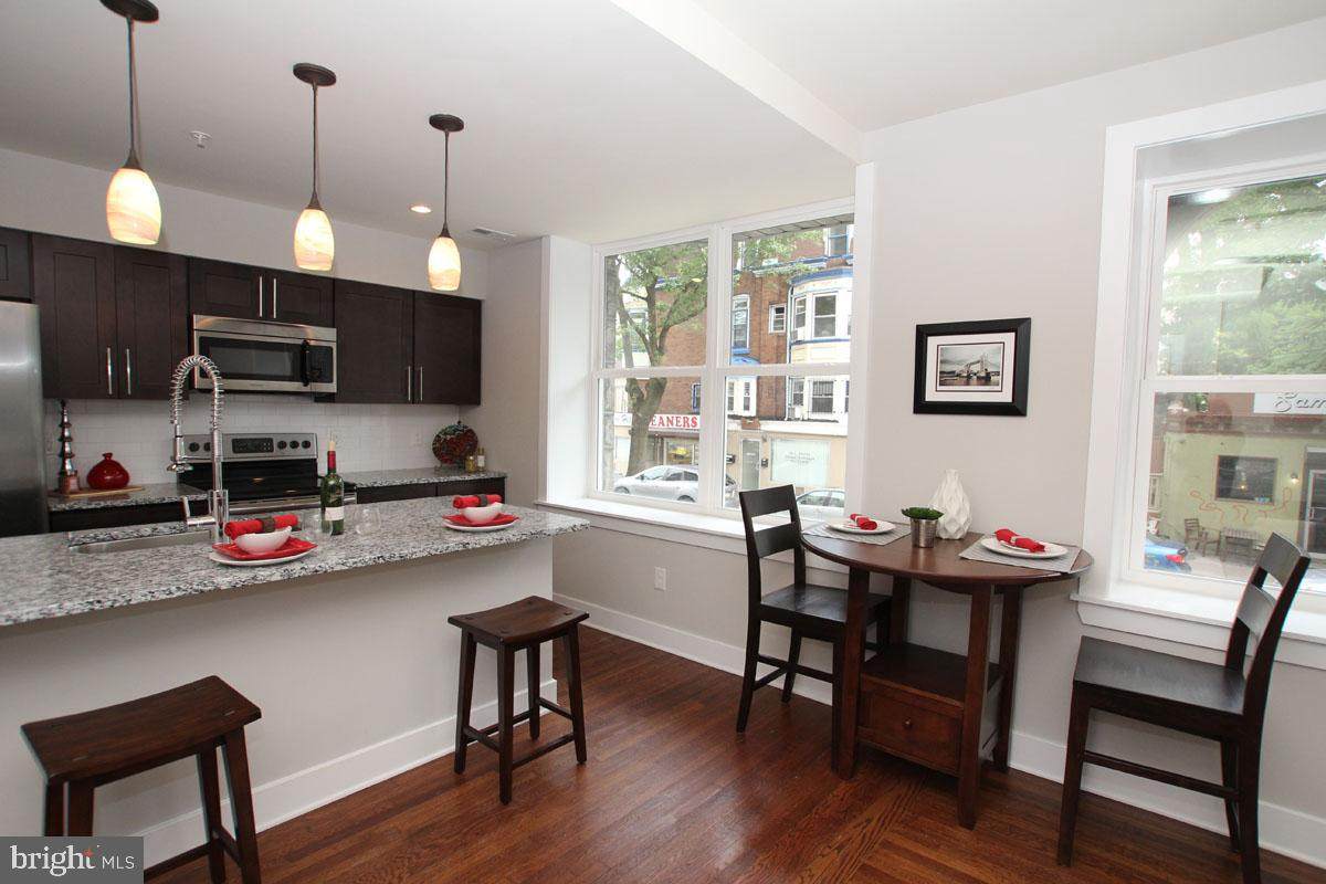 400-4 45TH Street - Photo 1
