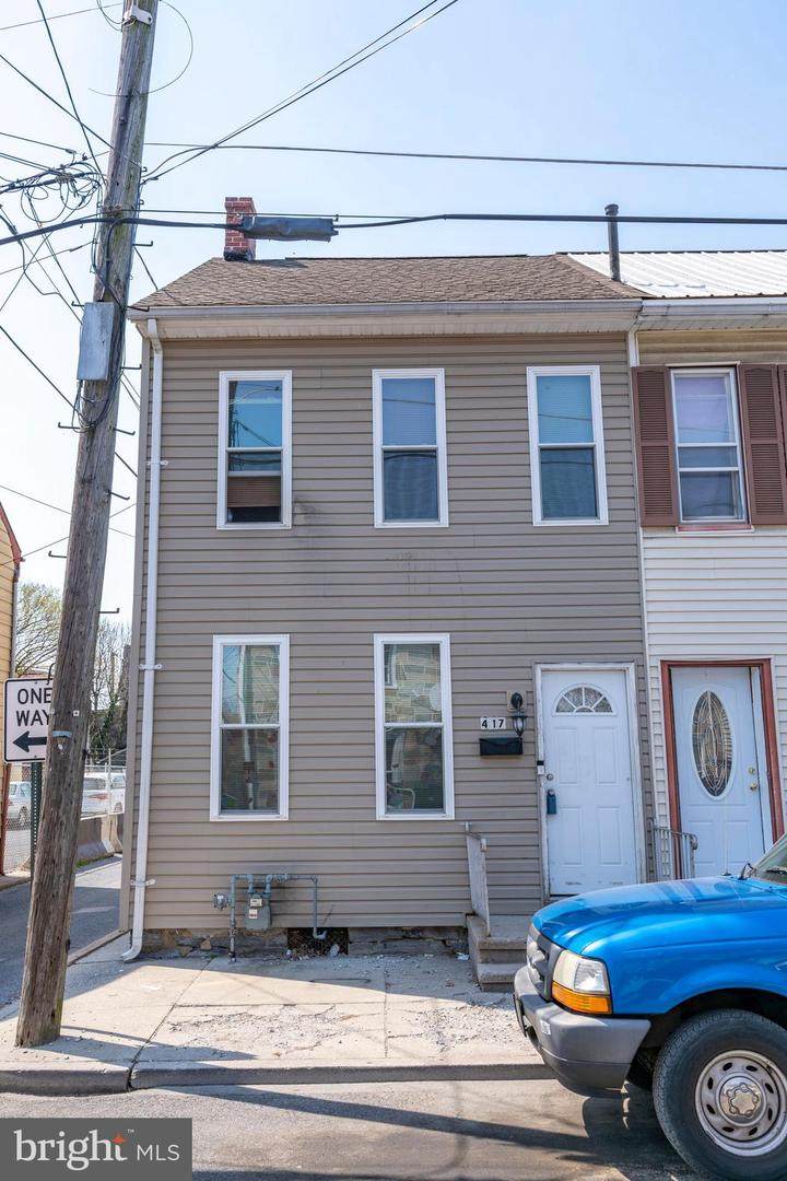417 6TH Street - Photo 1