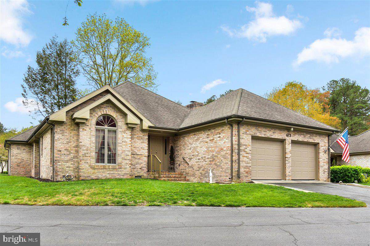 673 Park Drive - Photo 1