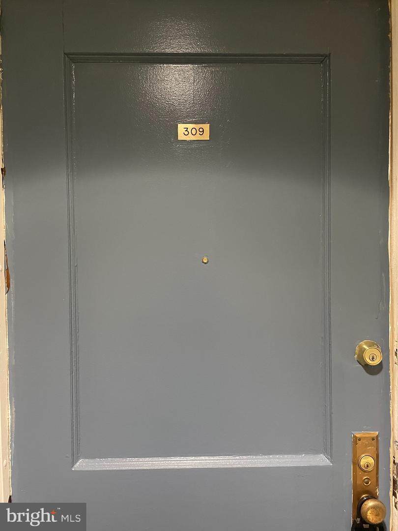 1324 Locust Street - Photo 1