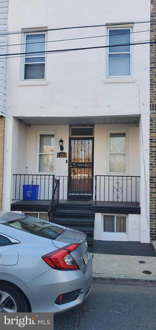 1320 Newkirk Street - Photo 1