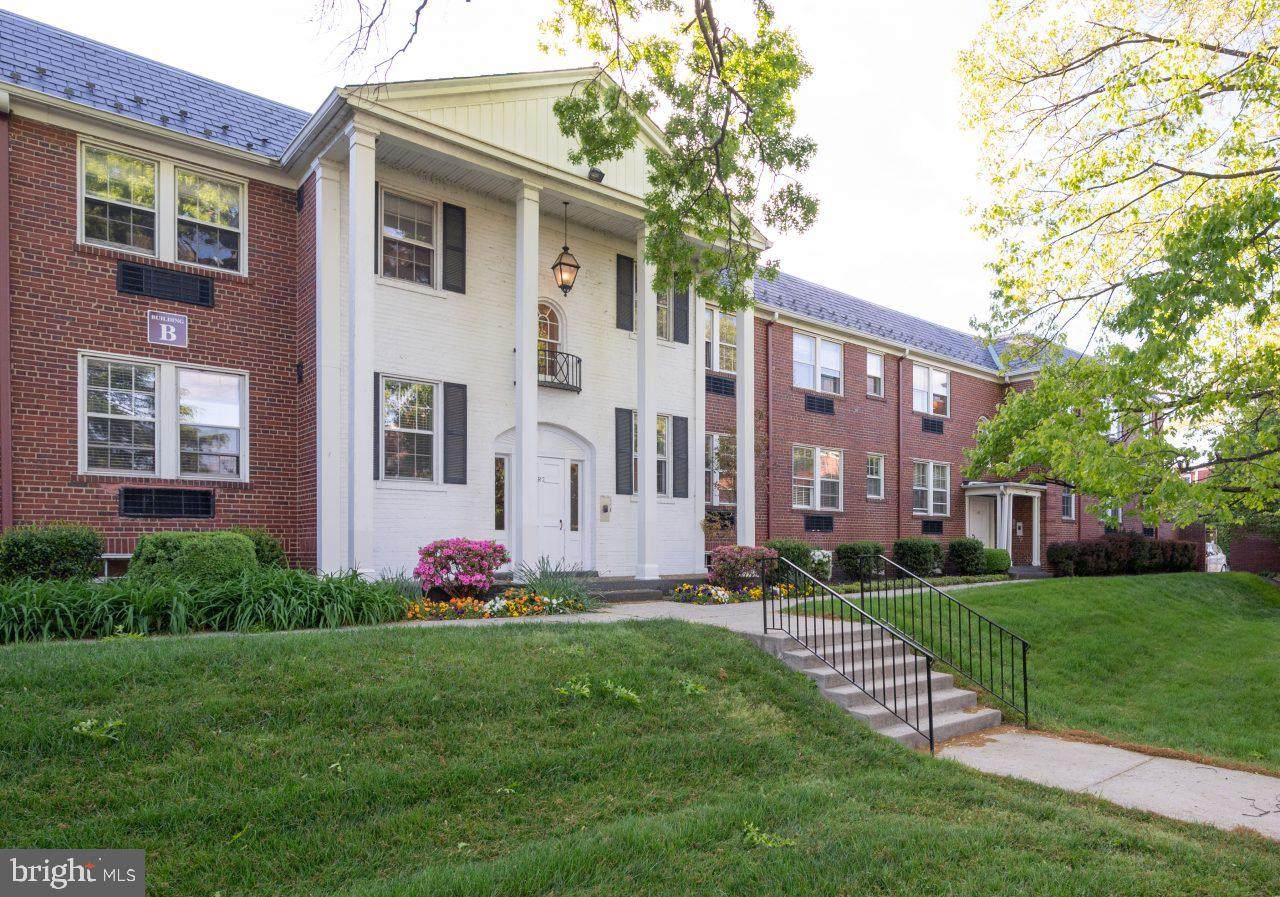 715 Washington Street - Photo 1