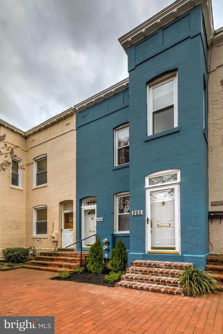 438 Warner Street - Photo 1