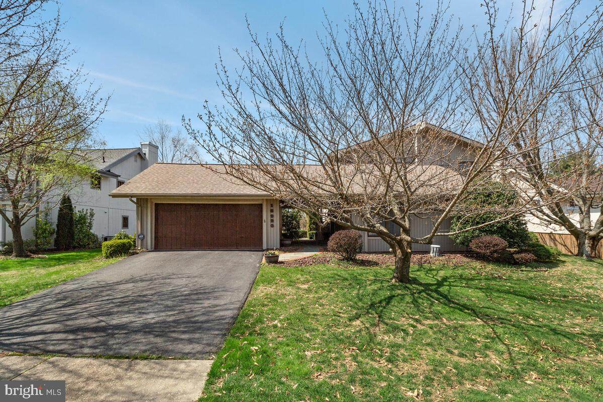 18920 Glendower Road - Photo 1
