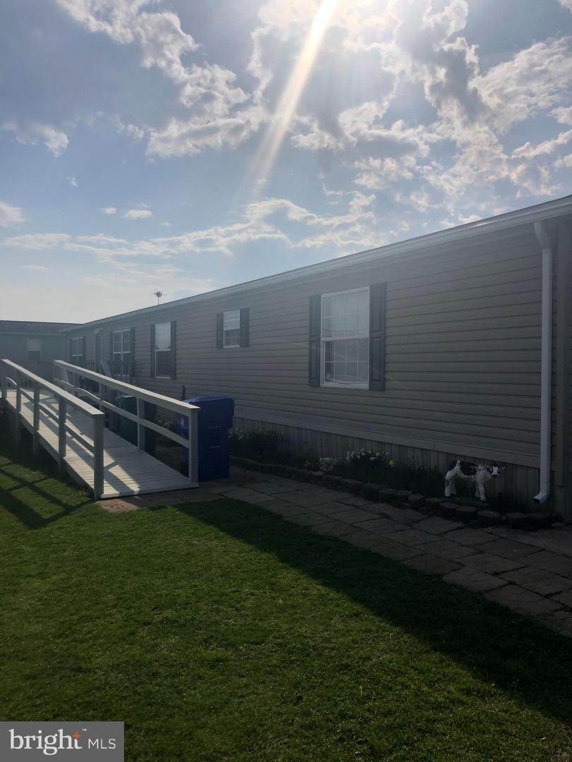 8 Travis Avenue - Photo 1