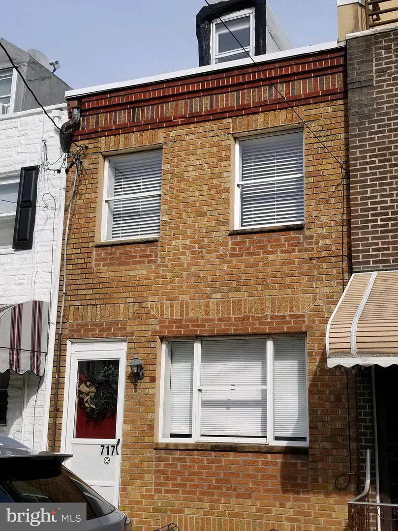 717 Hutchinson Street - Photo 1