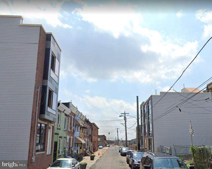 2044 Rush Street - Photo 1
