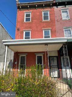 667 39TH Street - Photo 1