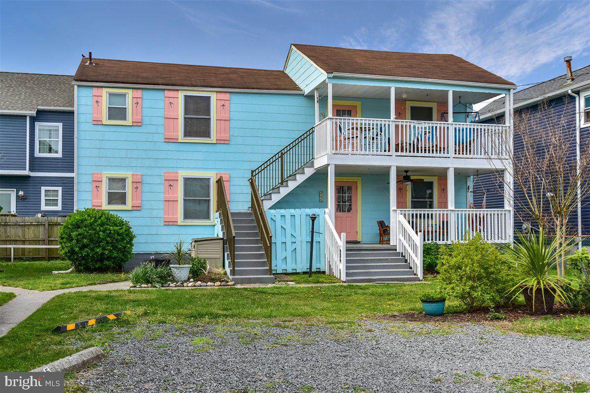 207 6TH Street - Photo 1
