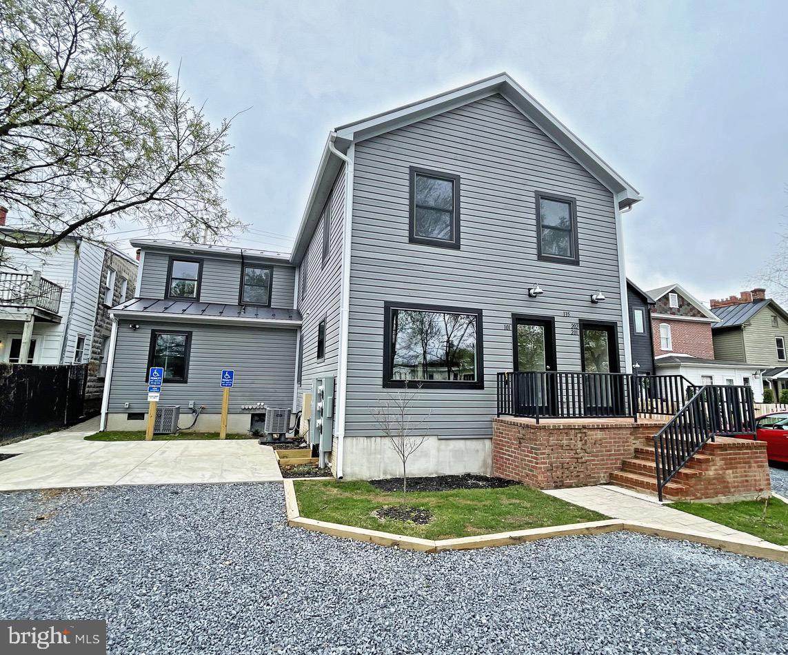 135 Kent Street - Photo 1