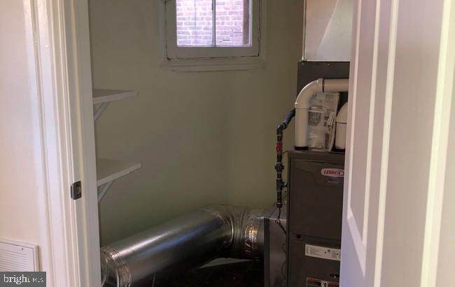 914 Pine Street - Photo 1