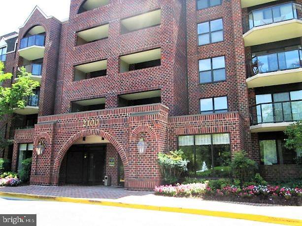 2100 Lee Highway - Photo 1