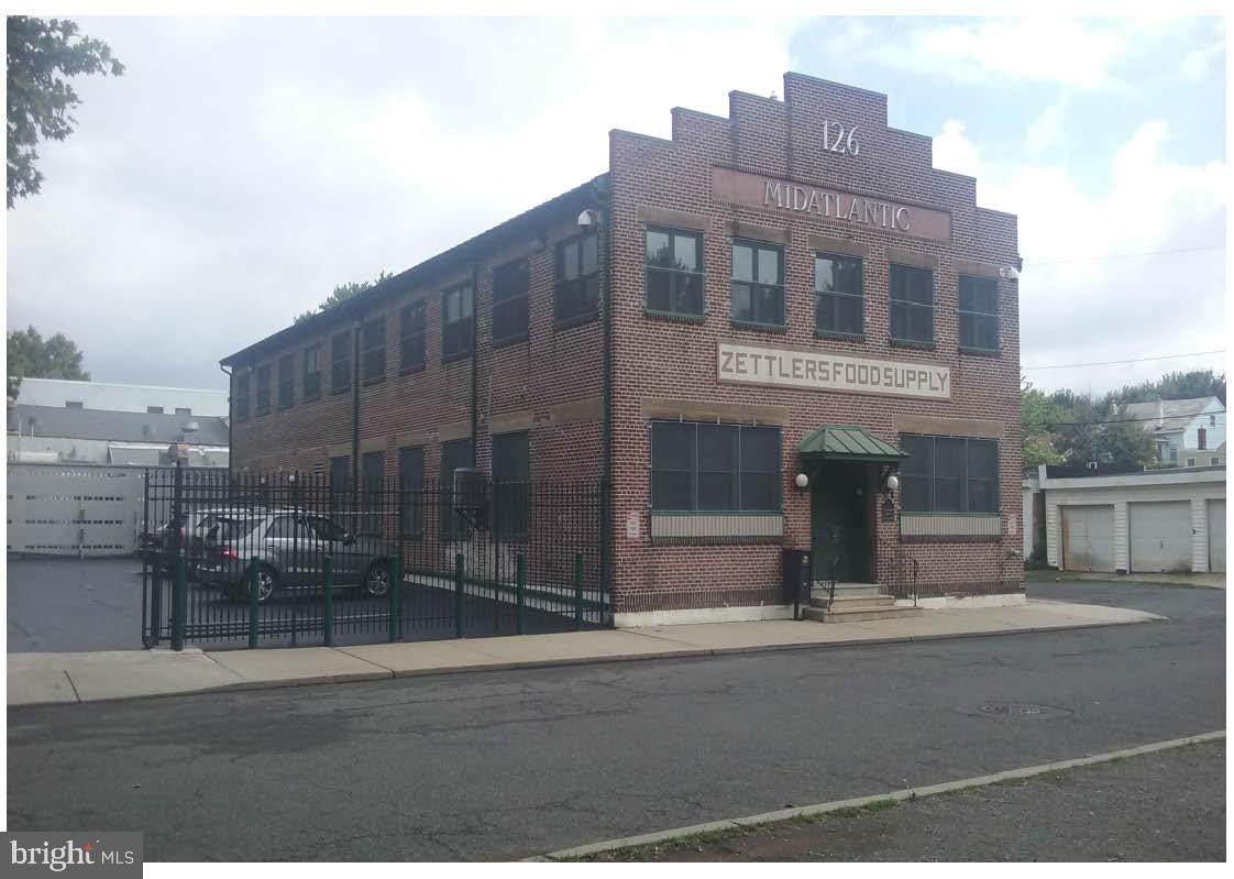 126 Lexington Street - Photo 1