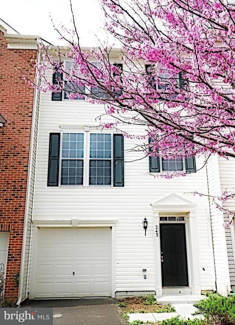 243 Robins Way - Photo 1