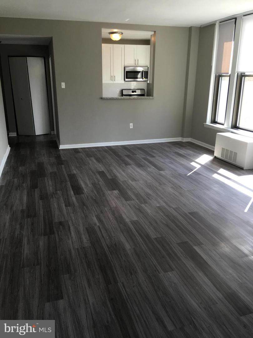 135 19TH Street - Photo 1