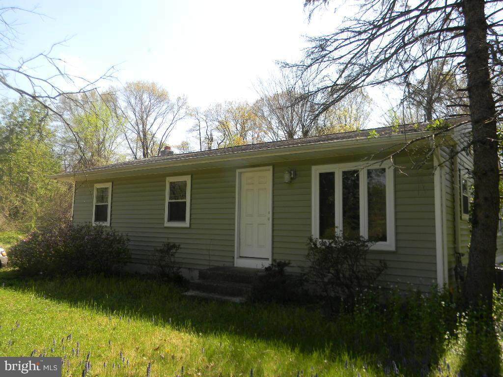 212 Hampton Avenue - Photo 1