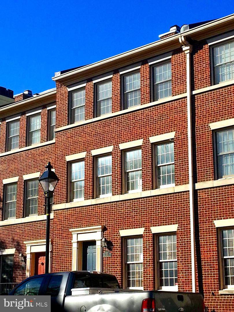 922 Fell Street - Photo 1