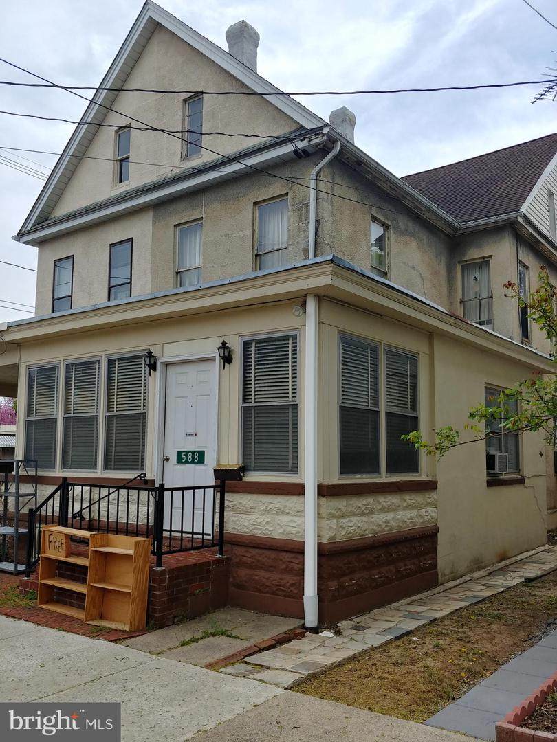 588 King Street - Photo 1