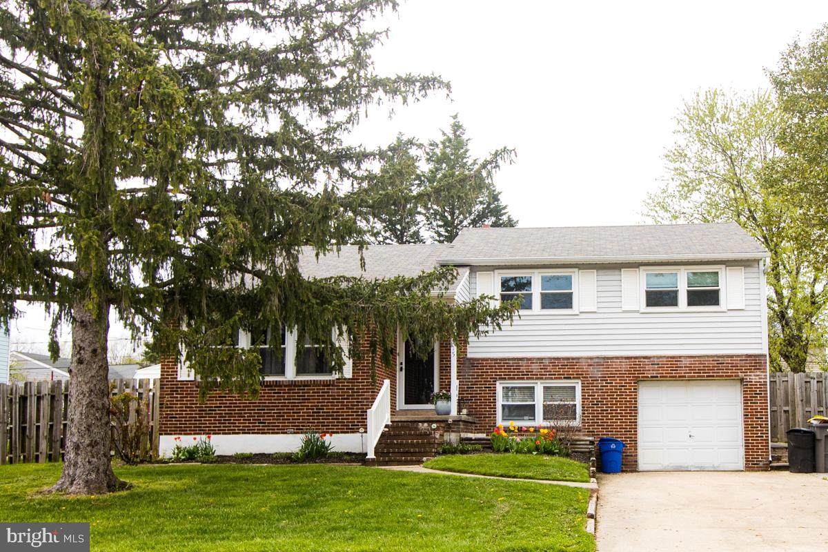 4515 Hendry Avenue - Photo 1