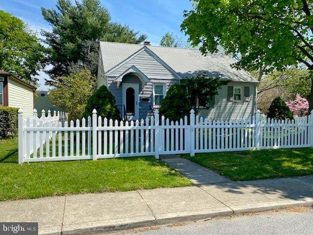 8 4TH Avenue - Photo 1