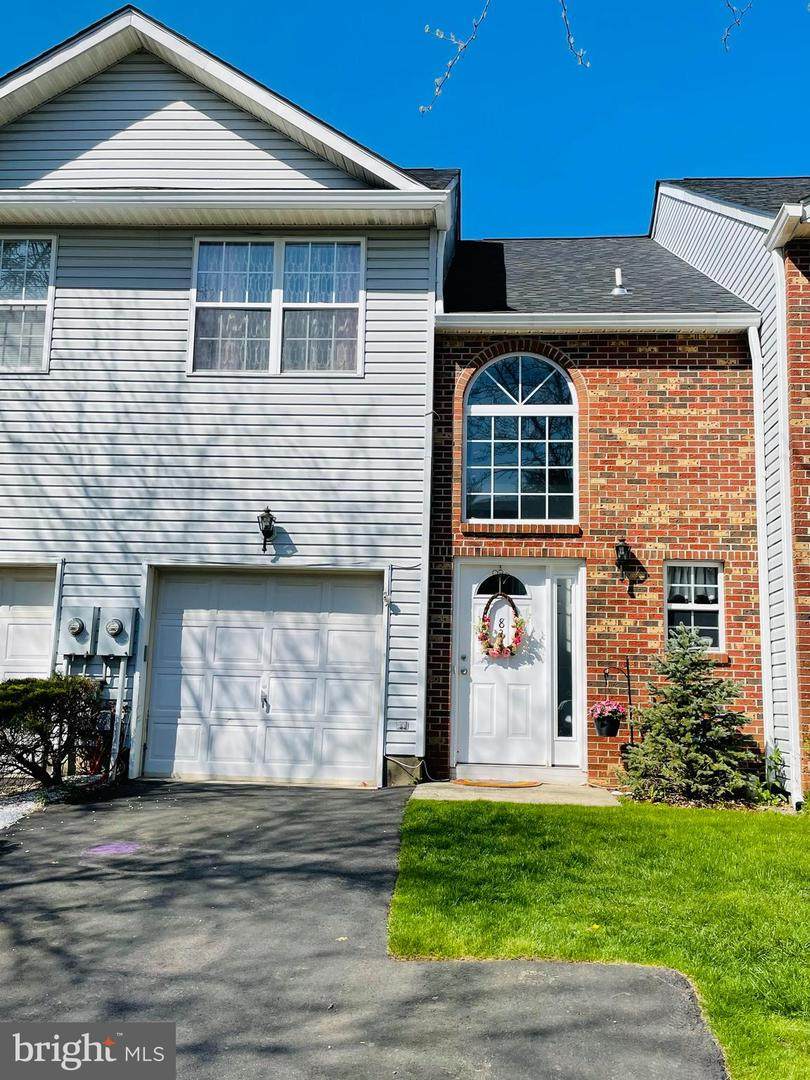 835 Lily Lane - Photo 1