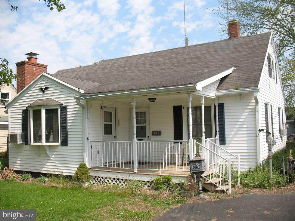 313 Bay Street - Photo 1