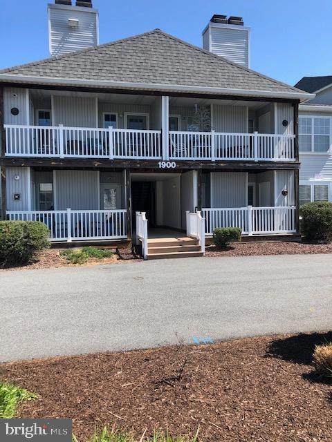 1902 Waters Edge Drive - Photo 1