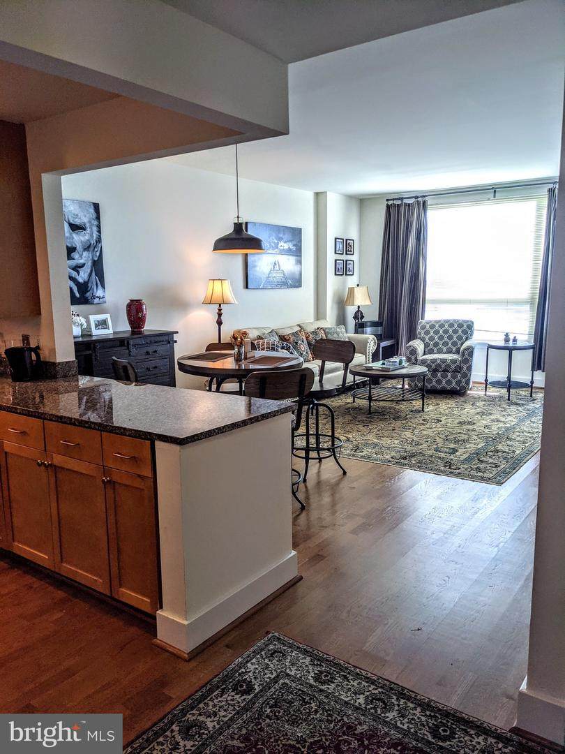 717 Columbus Boulevard - Photo 1