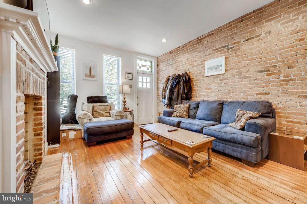 2813 Hudson Street - Photo 1
