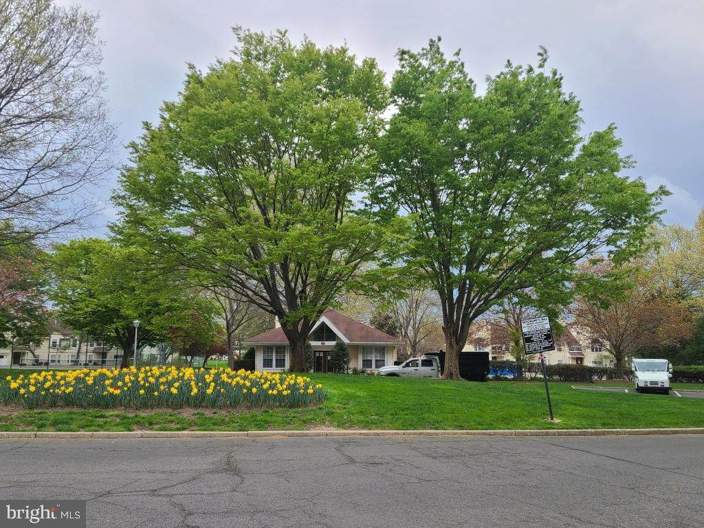 148 Mill Run E - Photo 1