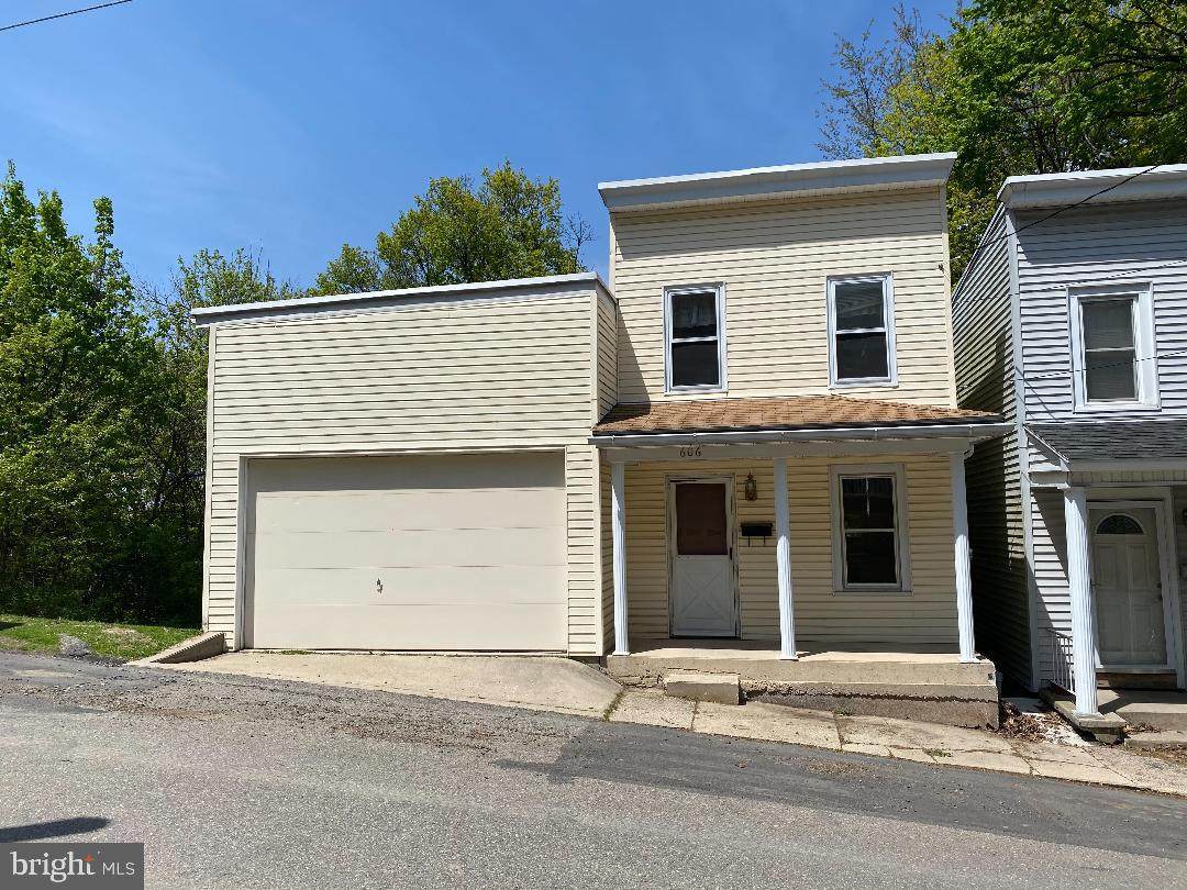 606 Boone Street - Photo 1