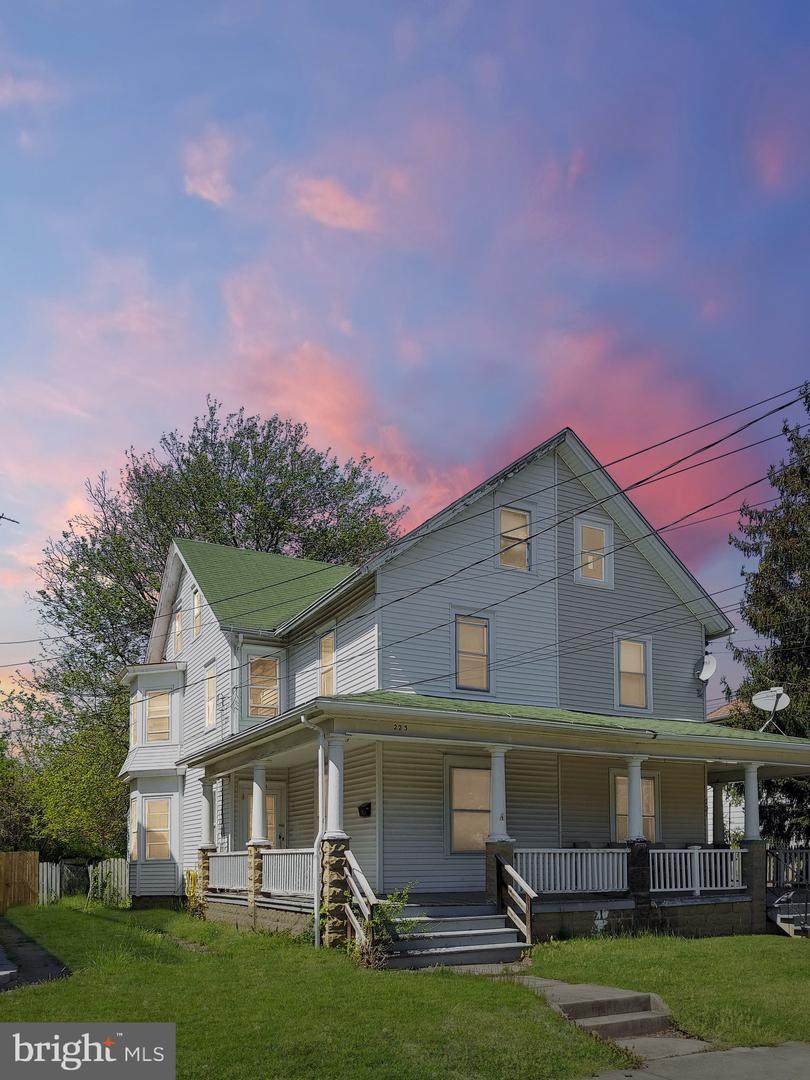 223 Johnson Street - Photo 1