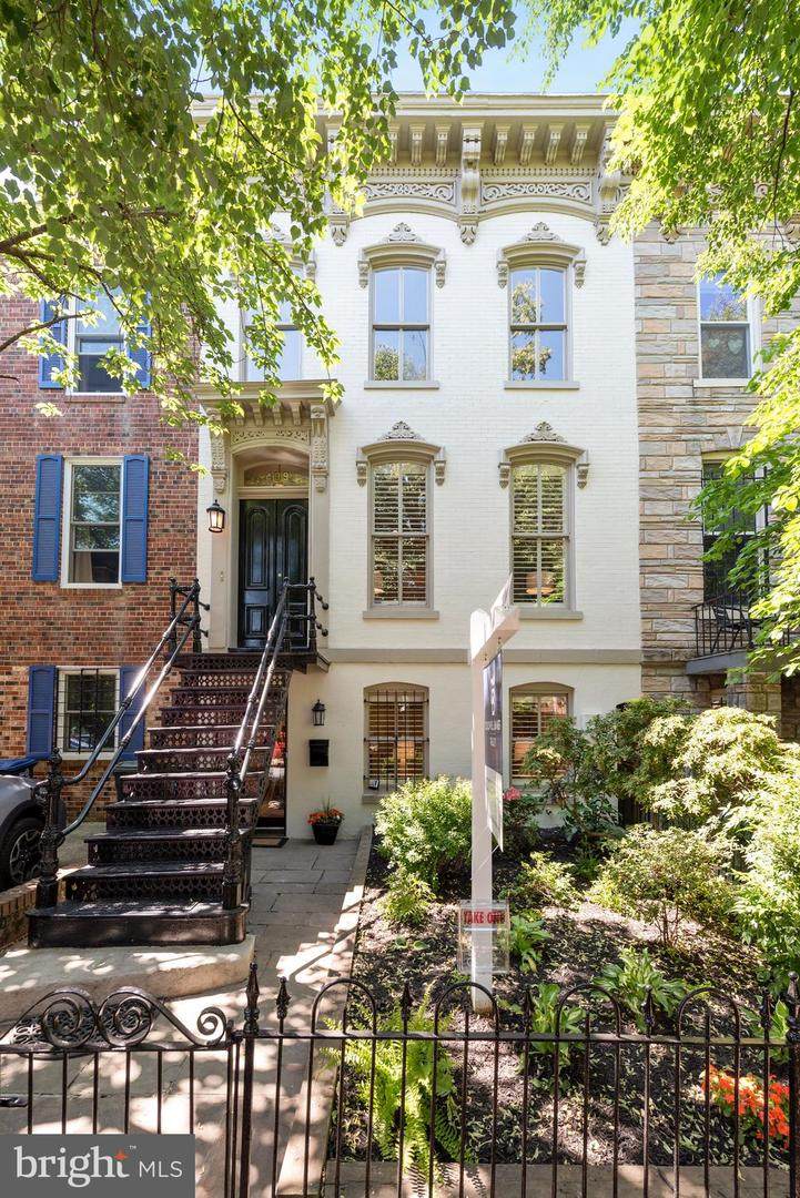 409 D Street - Photo 1