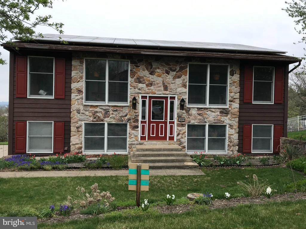 409 Edgehill Drive - Photo 1