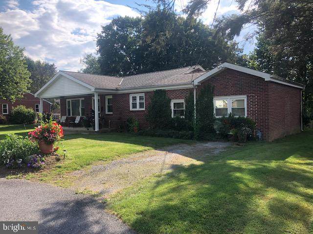 909 Daniels Street - Photo 1