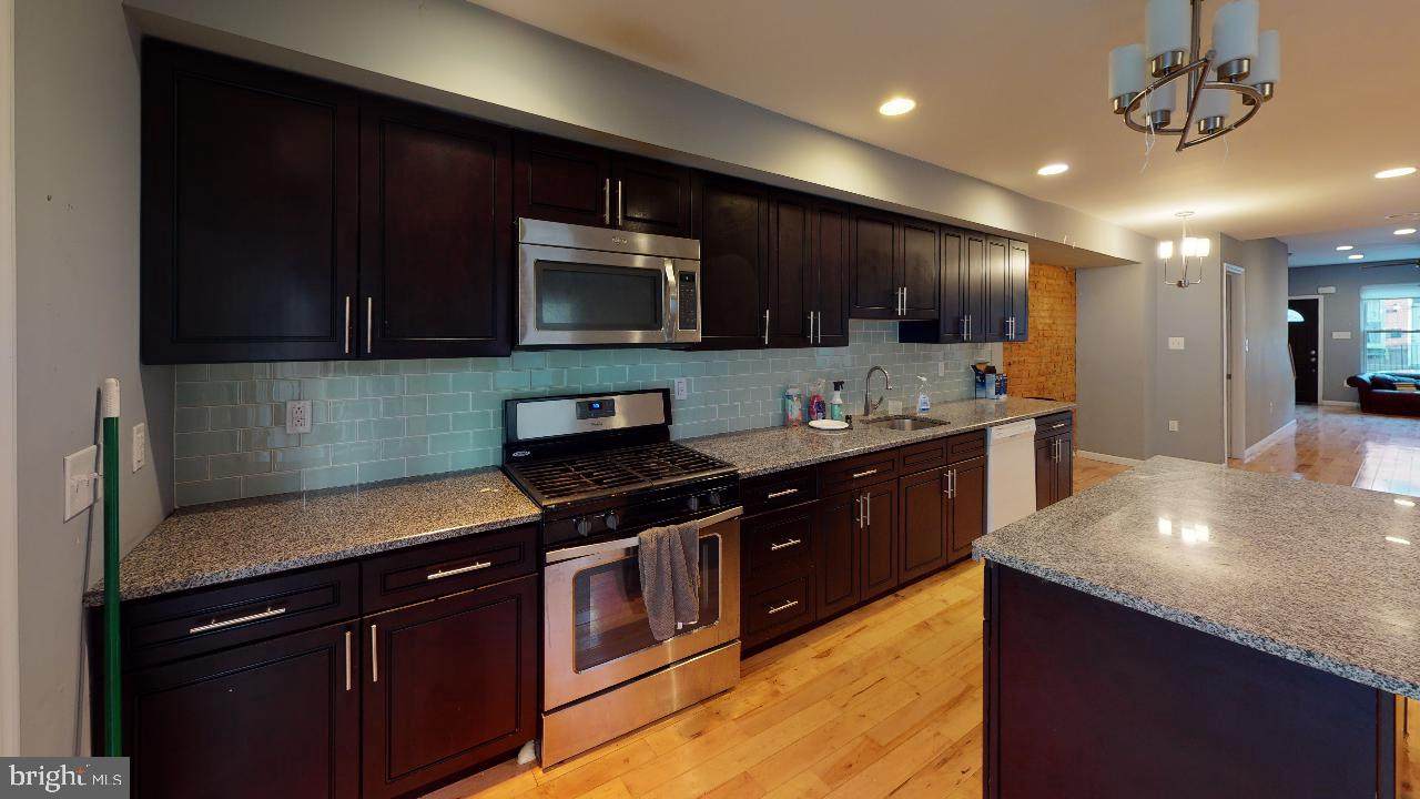2031 Carpenter Street - Photo 1