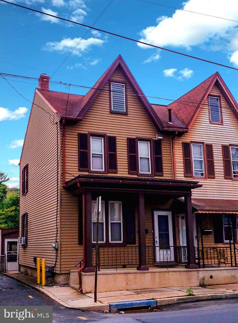 327 10TH Street - Photo 1
