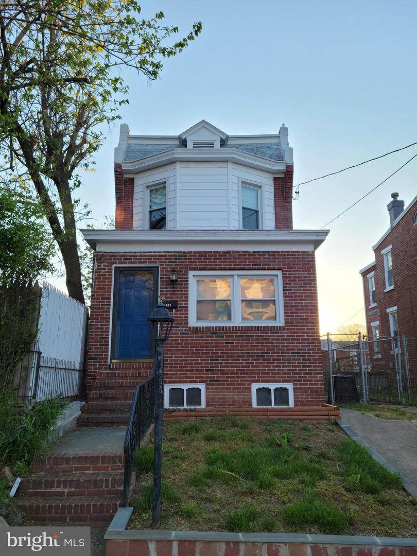 307 31ST Street - Photo 1