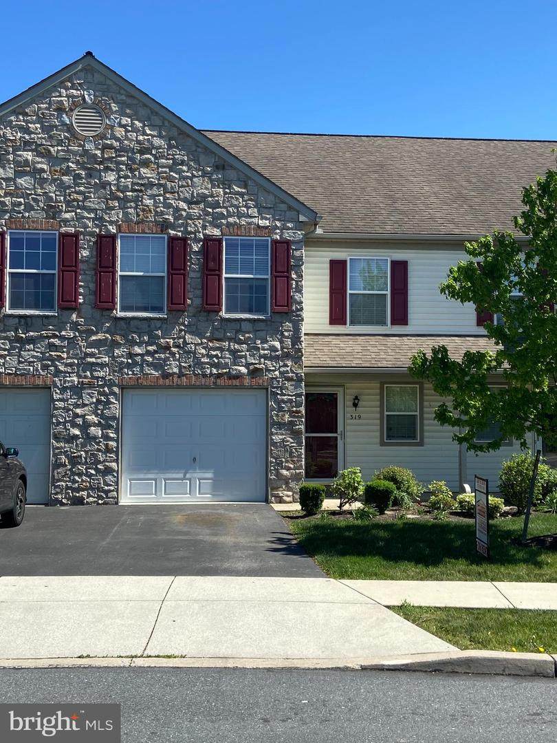 319 Brookwood Drive - Photo 1