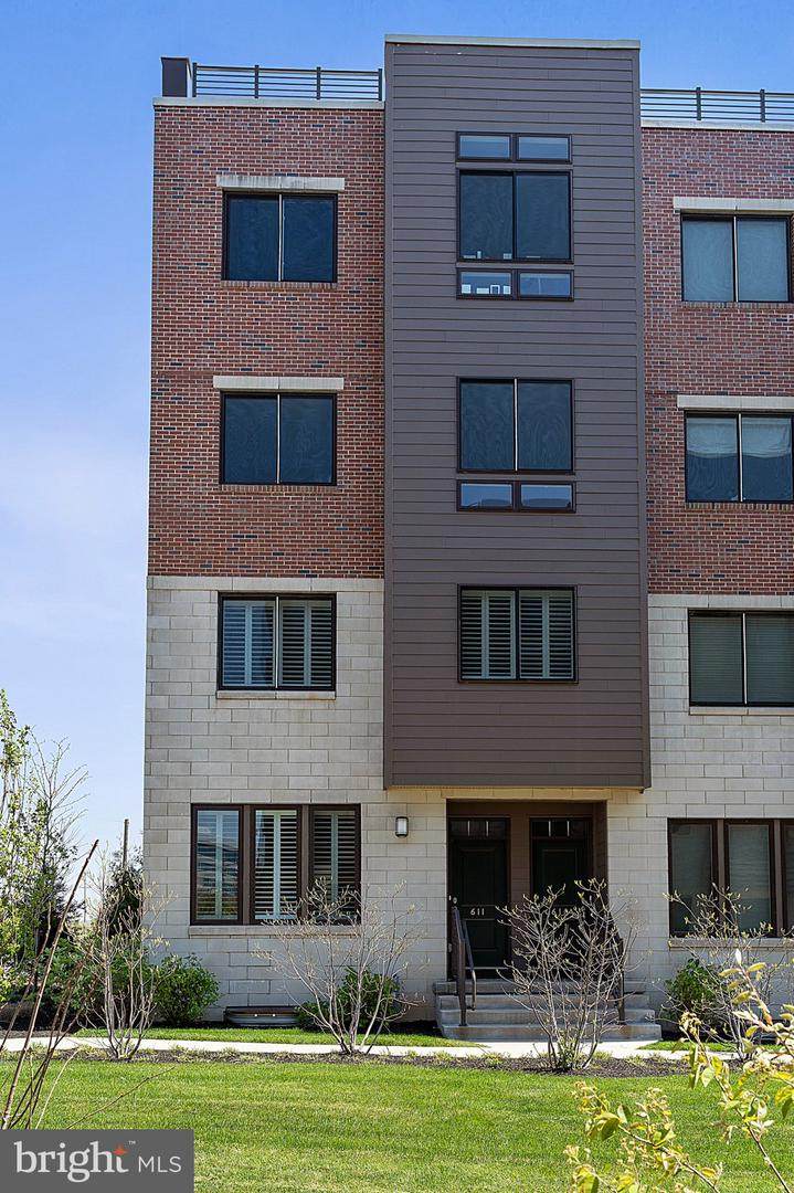 611 Lakeview Court - Photo 1
