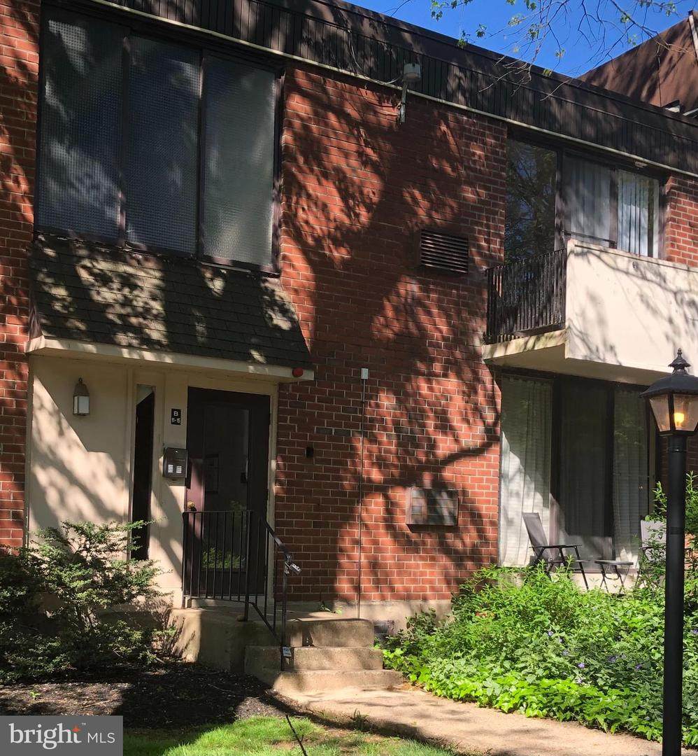 100 Glenolden Avenue - Photo 1