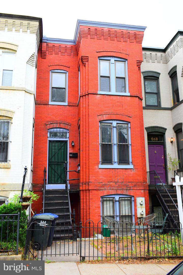616 7TH Street - Photo 1
