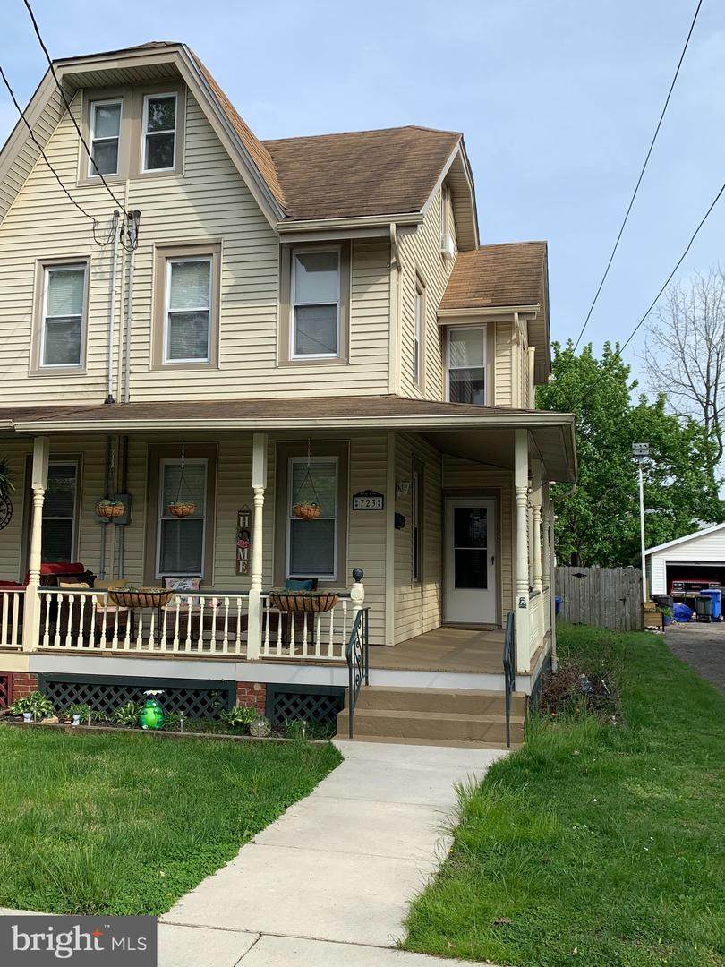 723 Chestnut Street - Photo 1