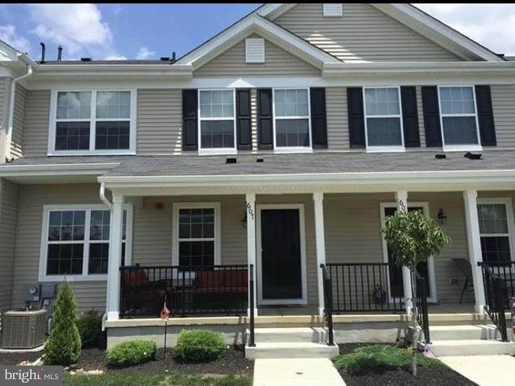 607 Lexington Mews - Photo 1